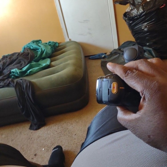 Digital video camera - Picture 6 of 7